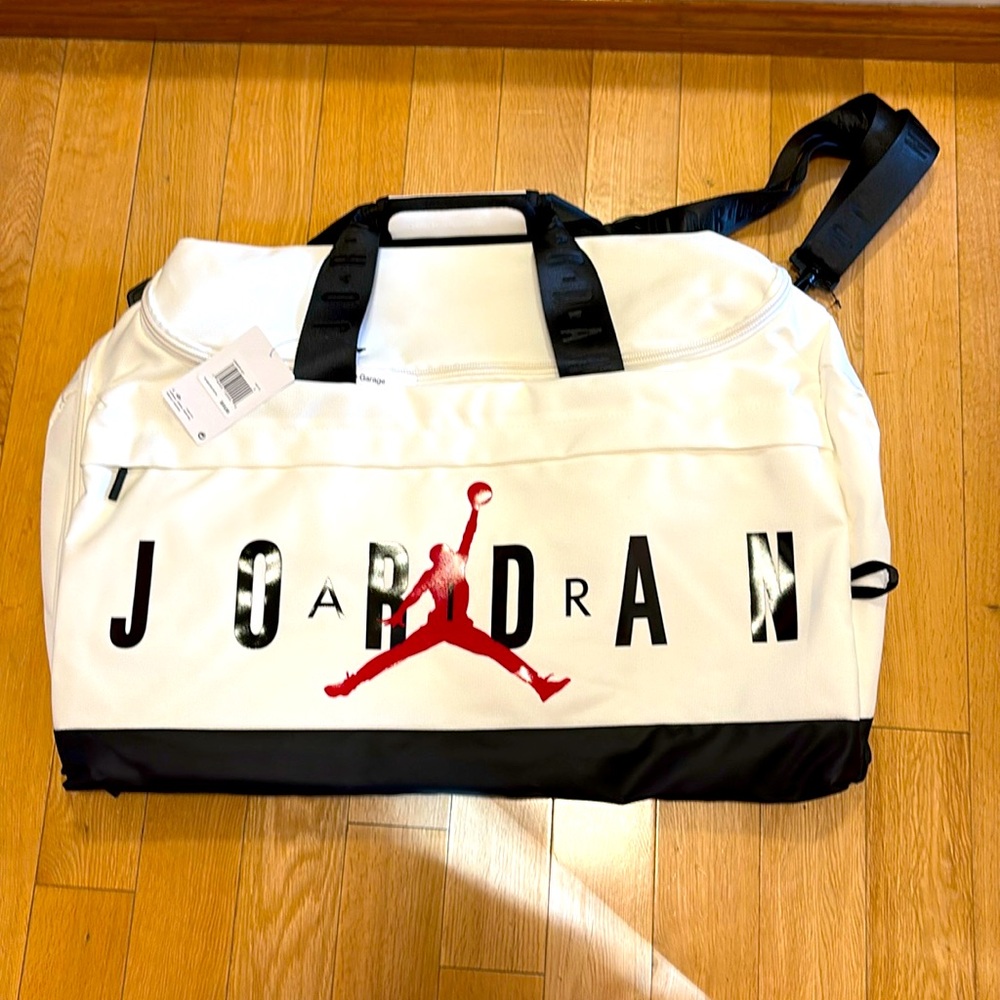 COPY - Nike Air Jordan XXL white duffle